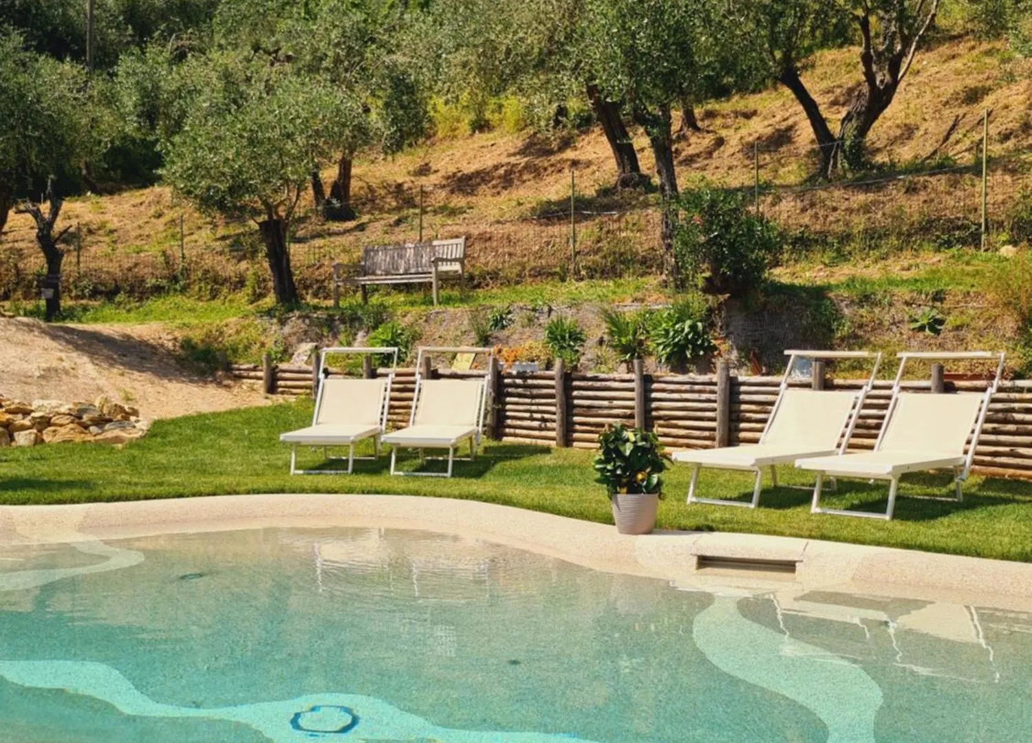 Villa Olivemare B&B 피에트라산타