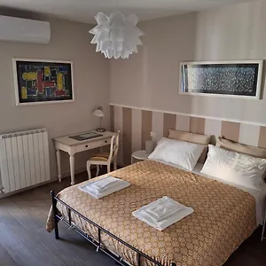 Gasthuis Cb House, Pietrasanta